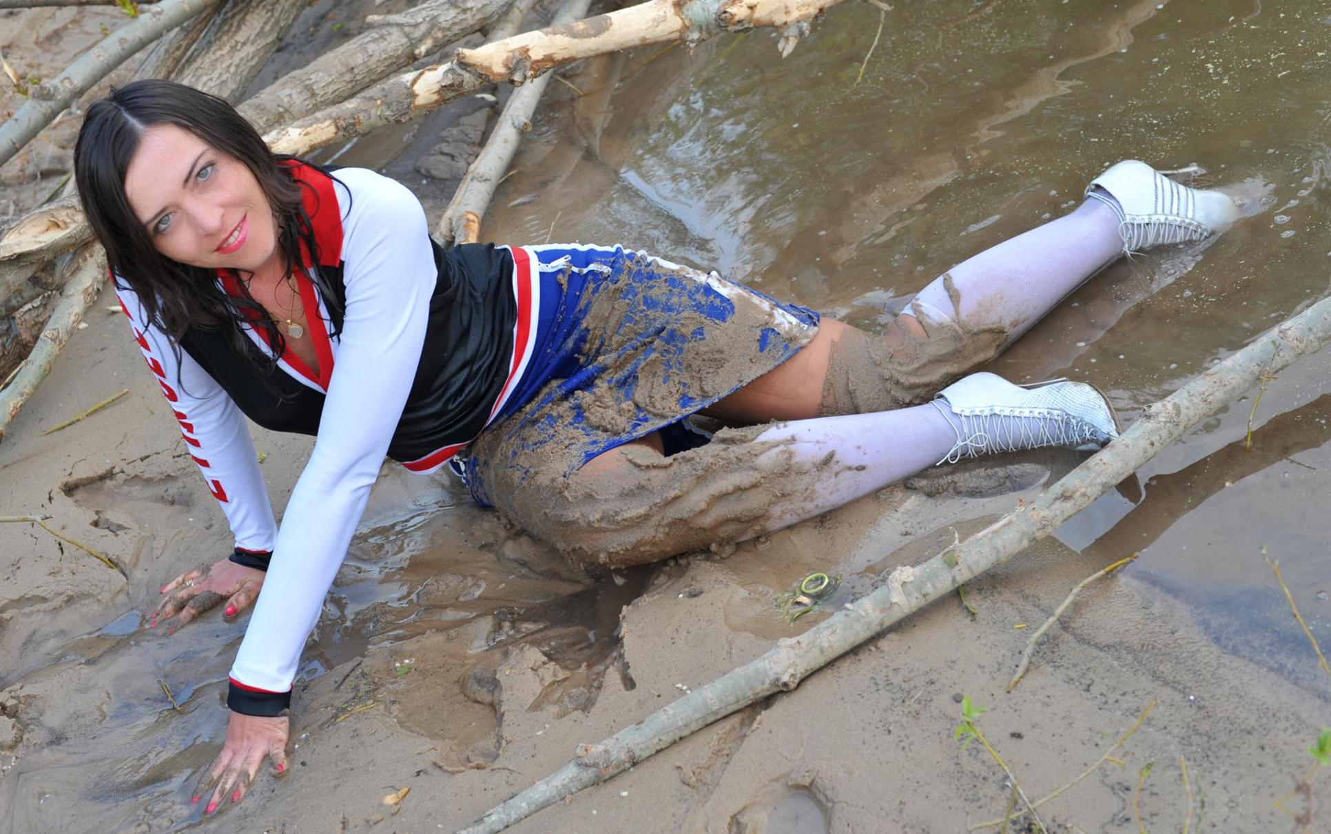 Brunette Messy Woman wearing Muddy White Sheer Kneehighs and Colored Short Dress